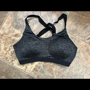 Black heathered Victoria’s Secret sports bra. Size 34C. Great condition.